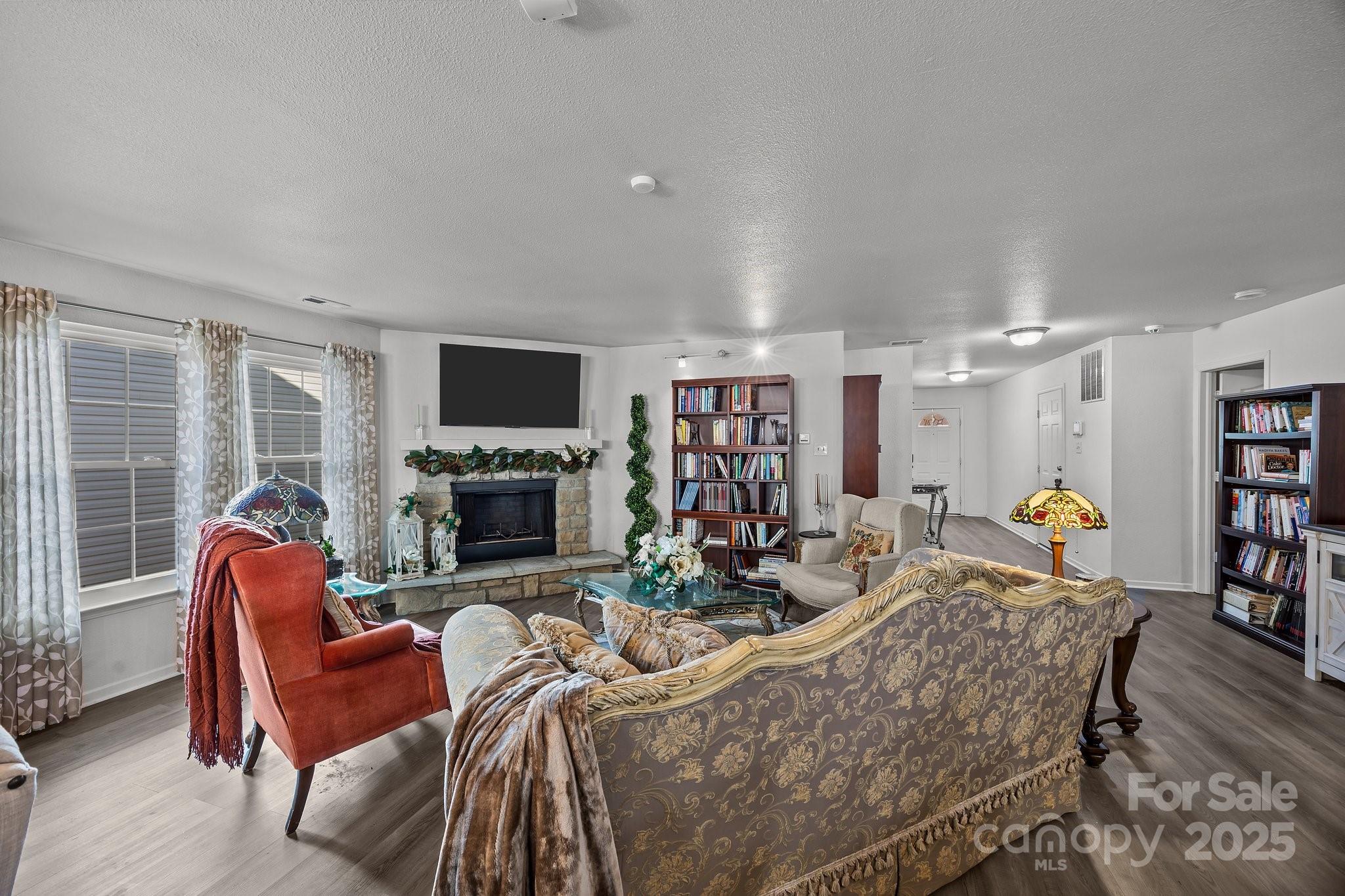 3215 Osceola Lane