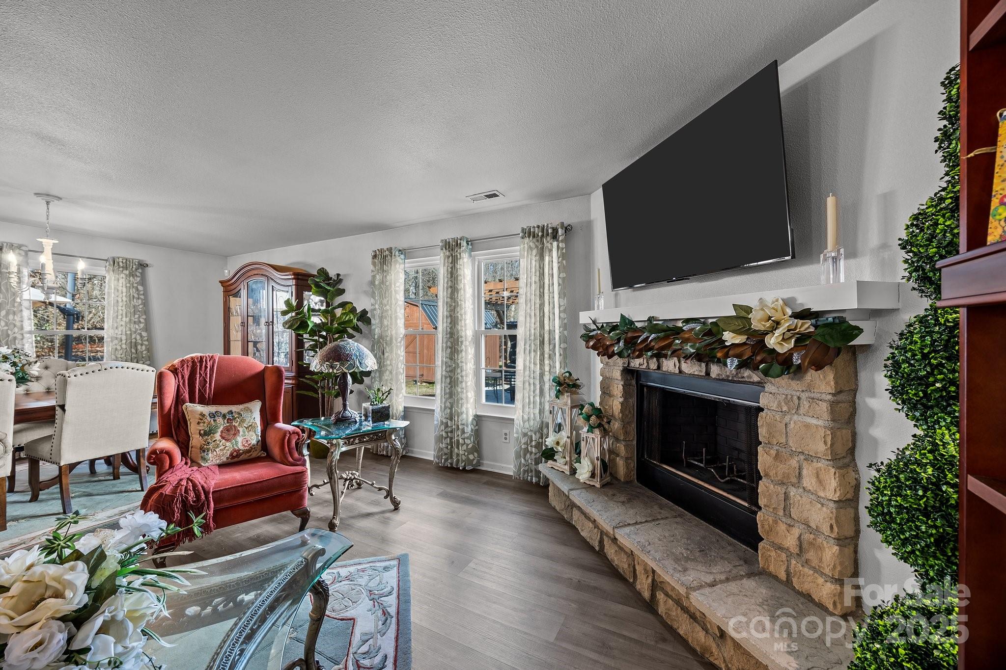 3215 Osceola Lane