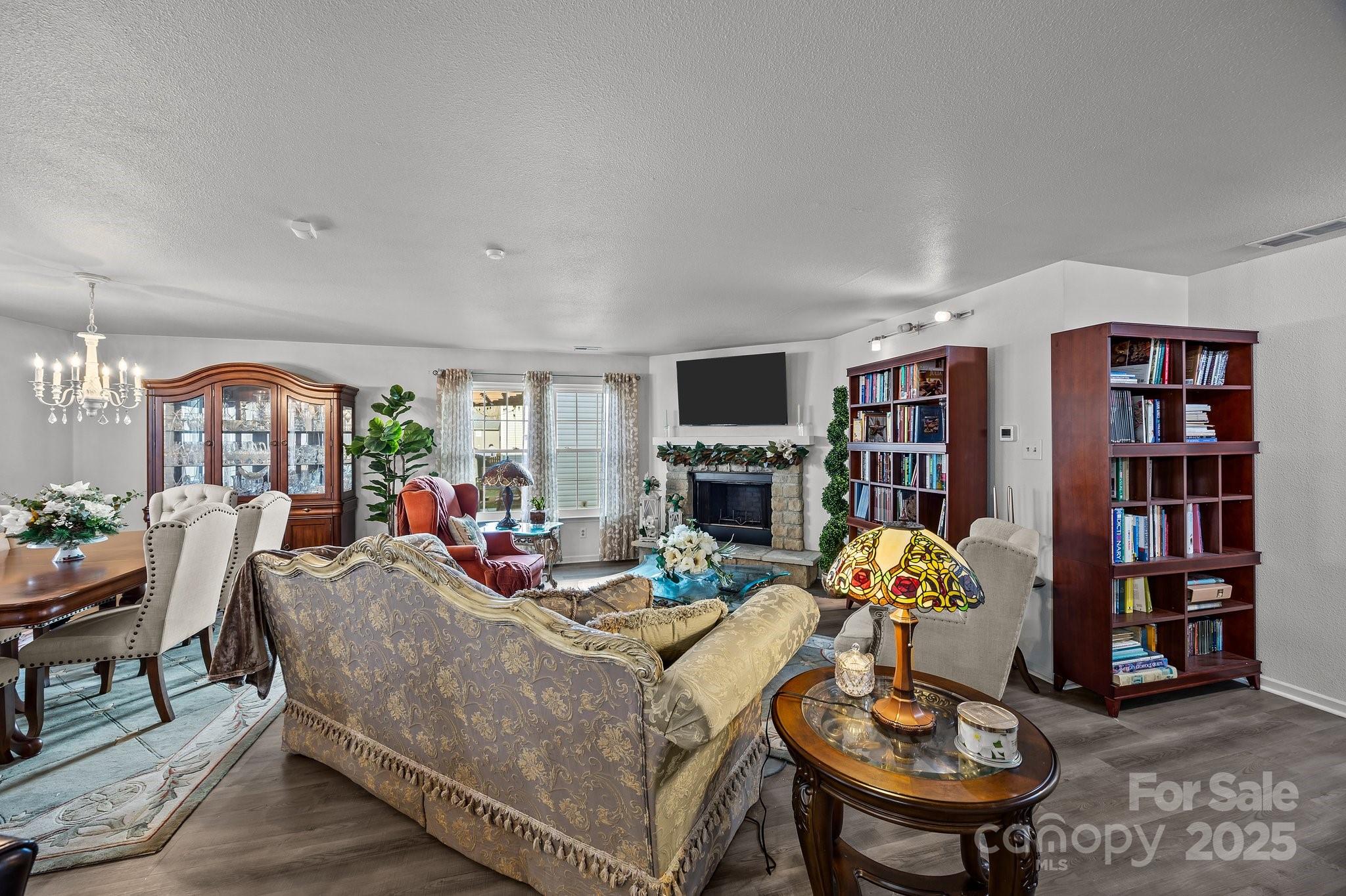 3215 Osceola Lane