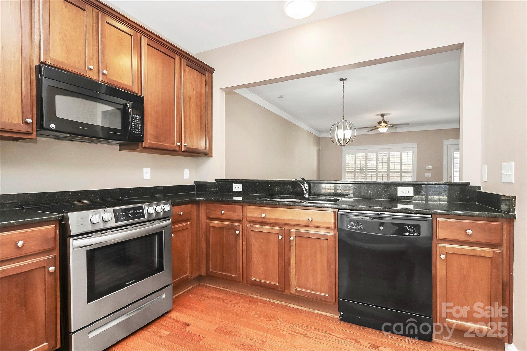 924 White Point Drive
