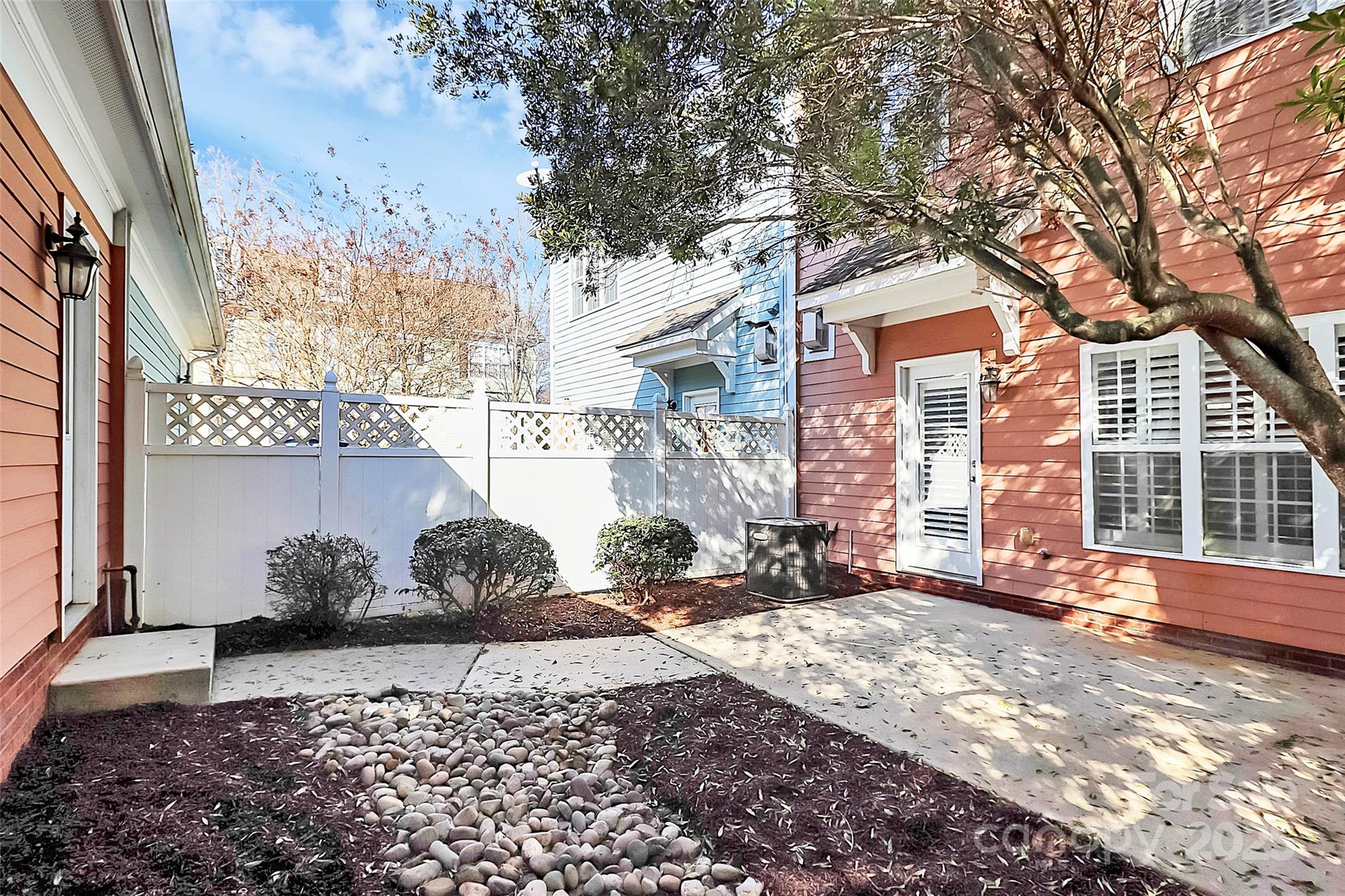 924 White Point Drive