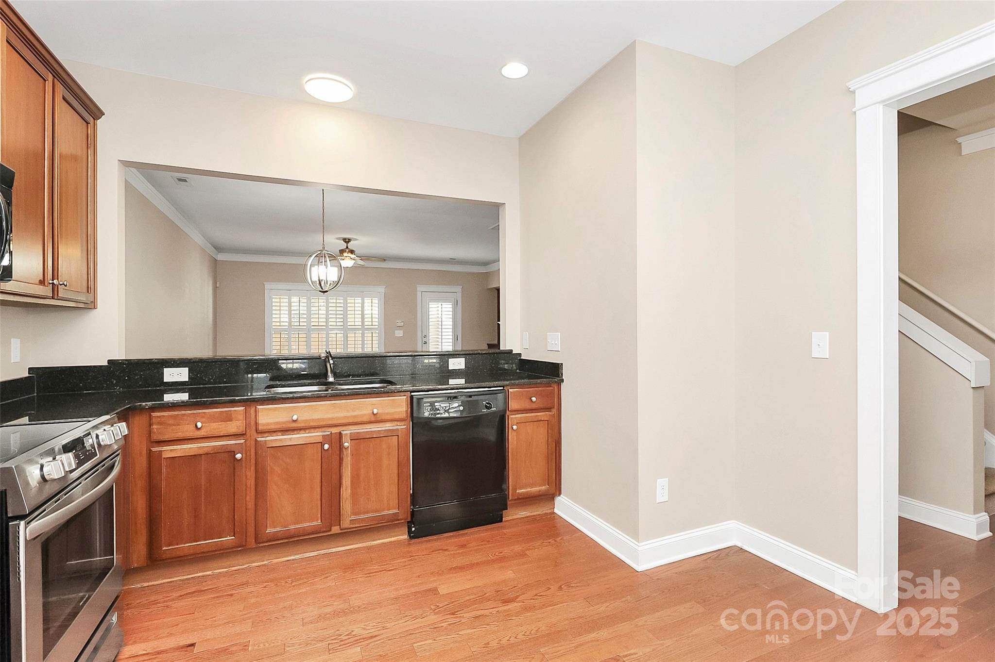 924 White Point Drive