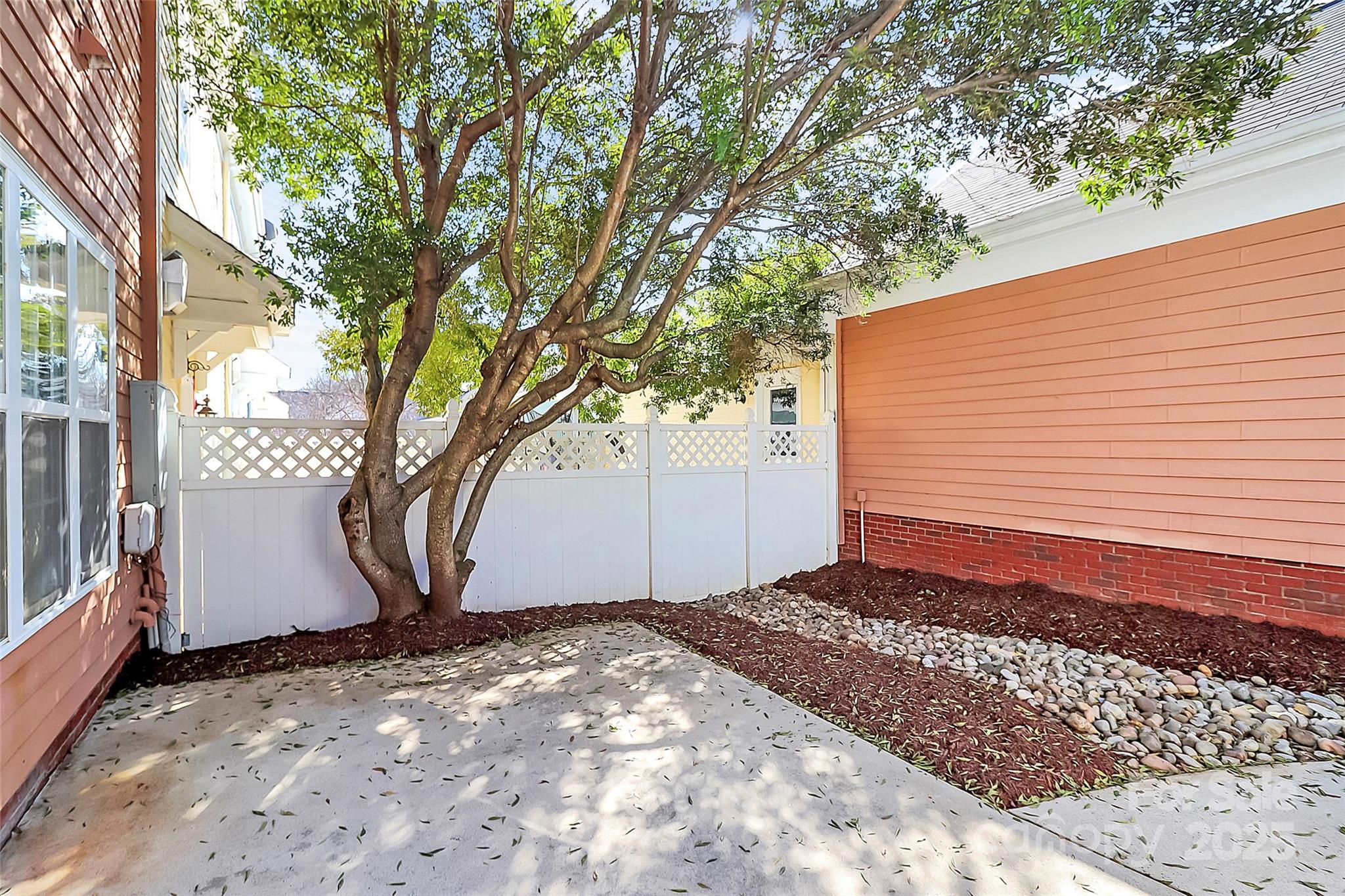924 White Point Drive