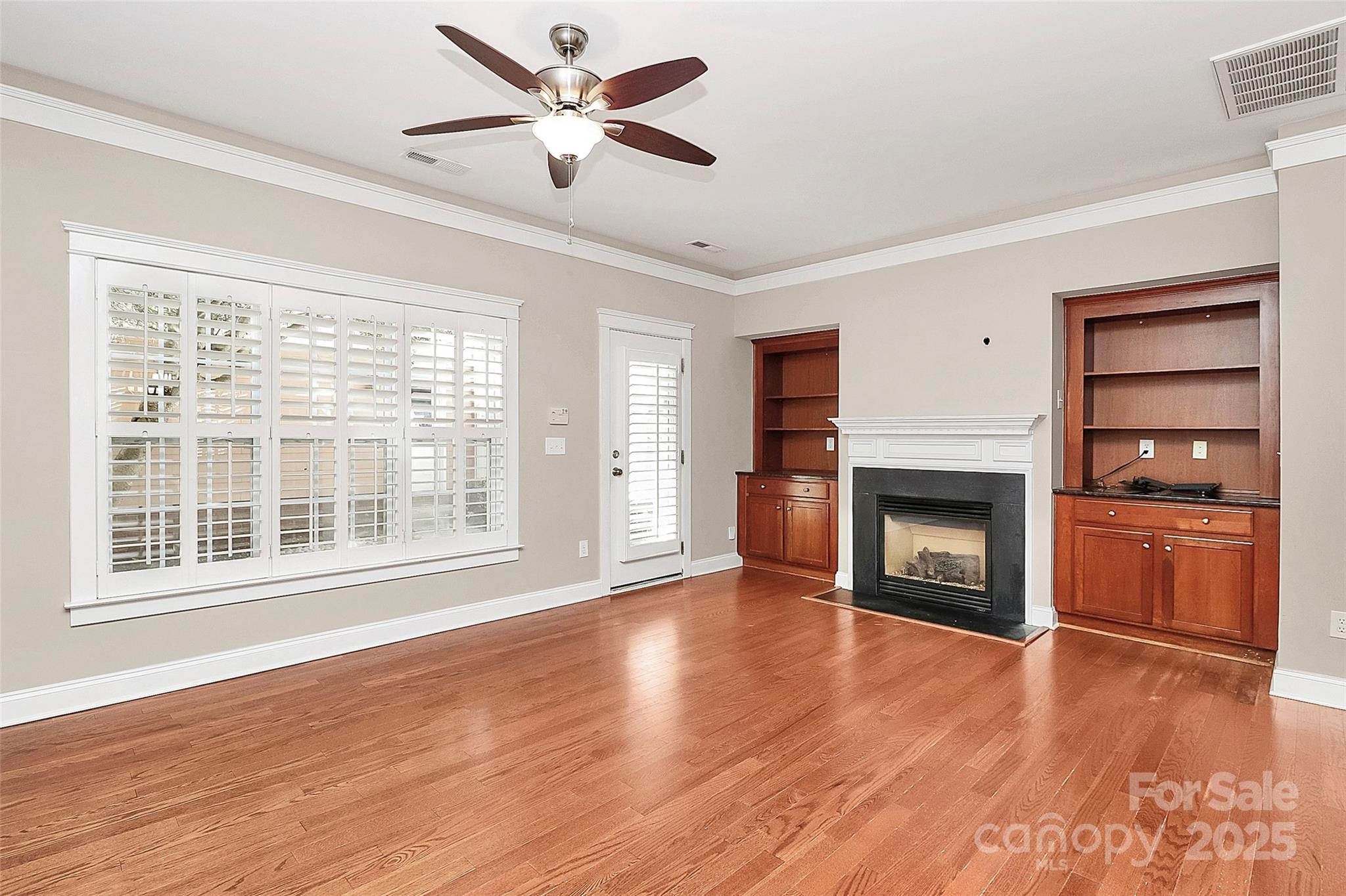 924 White Point Drive