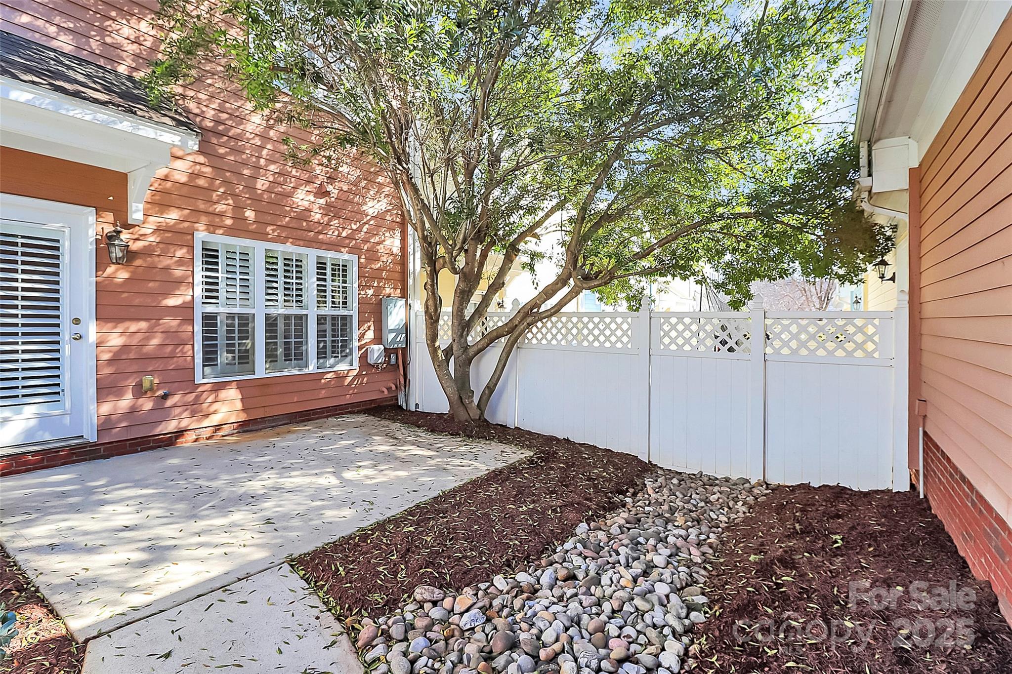 924 White Point Drive