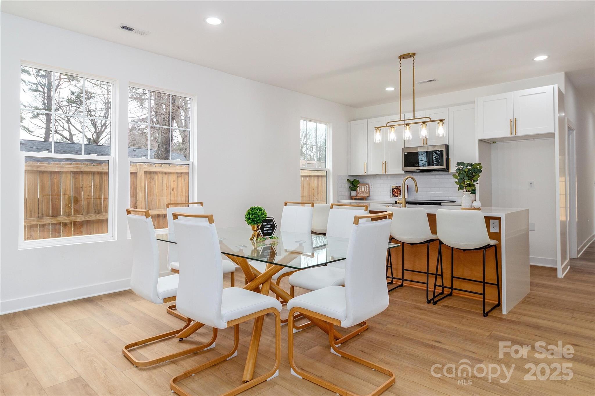 205 Skyline Circle