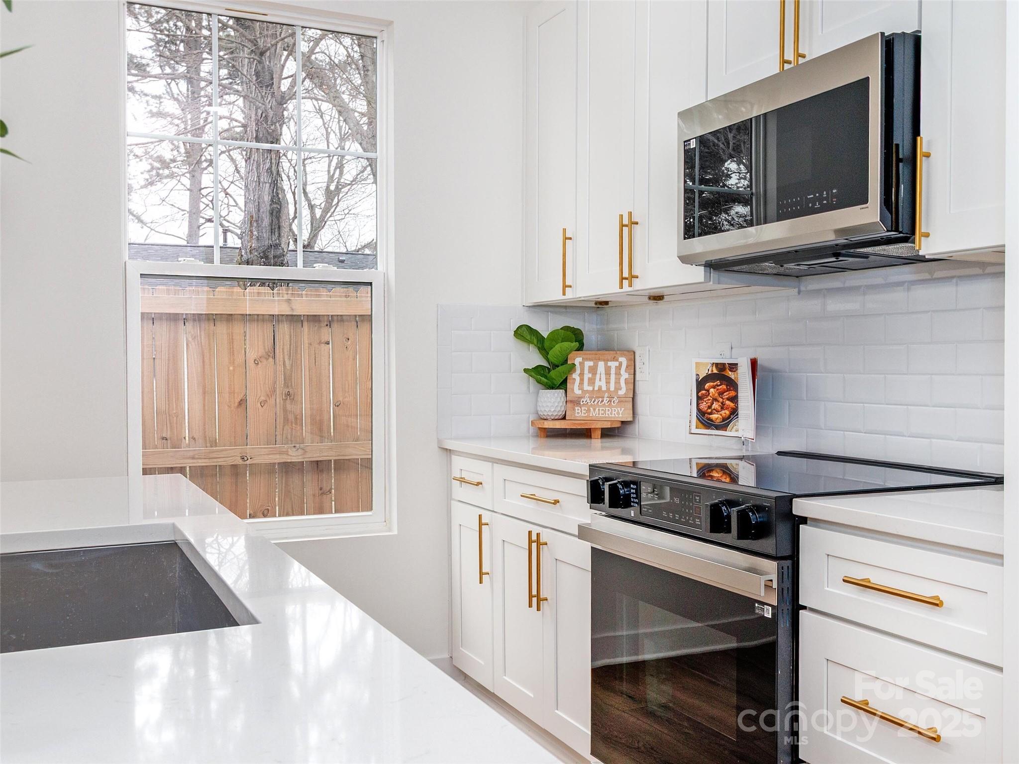 205 Skyline Circle
