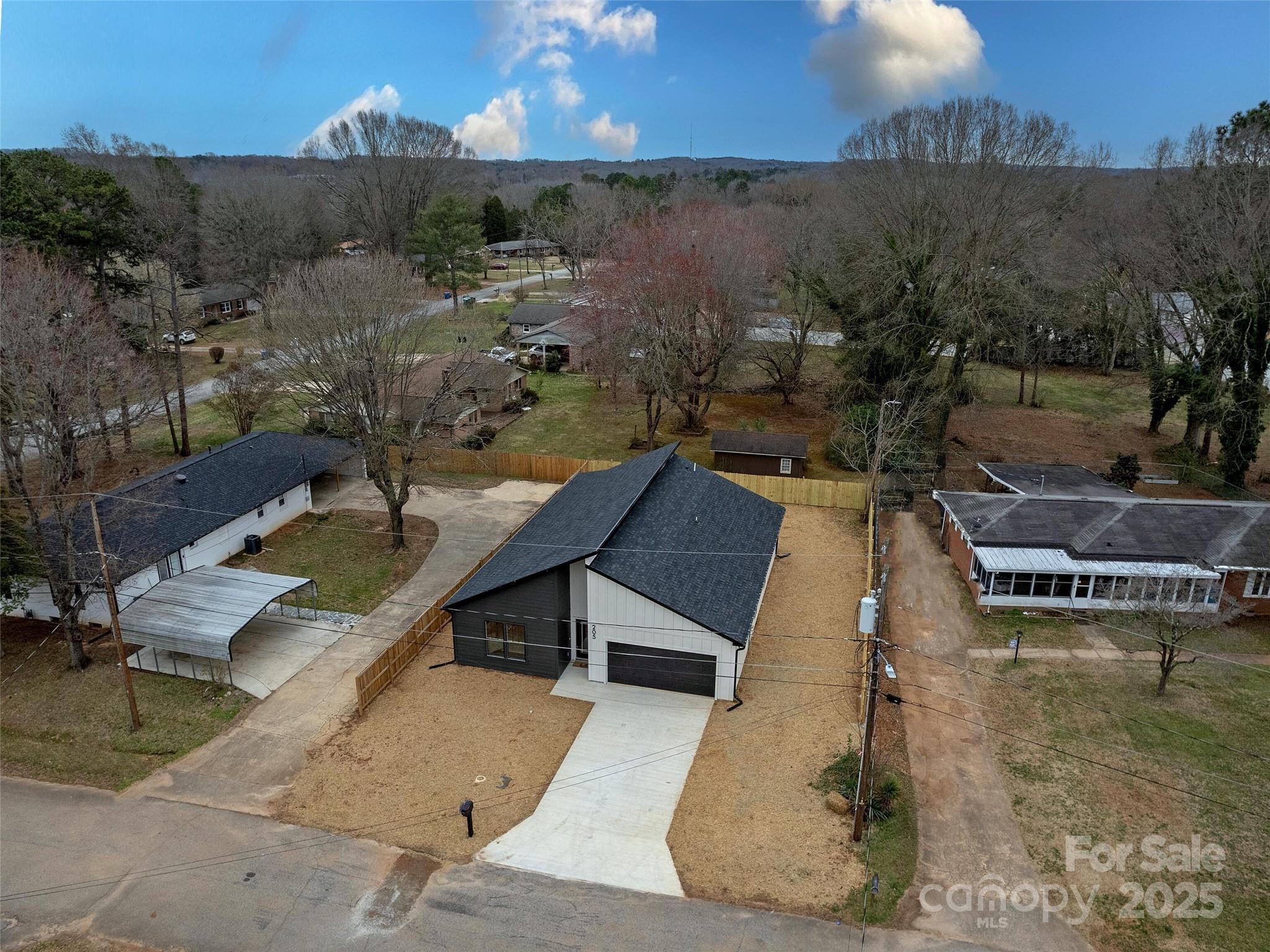205 Skyline Circle