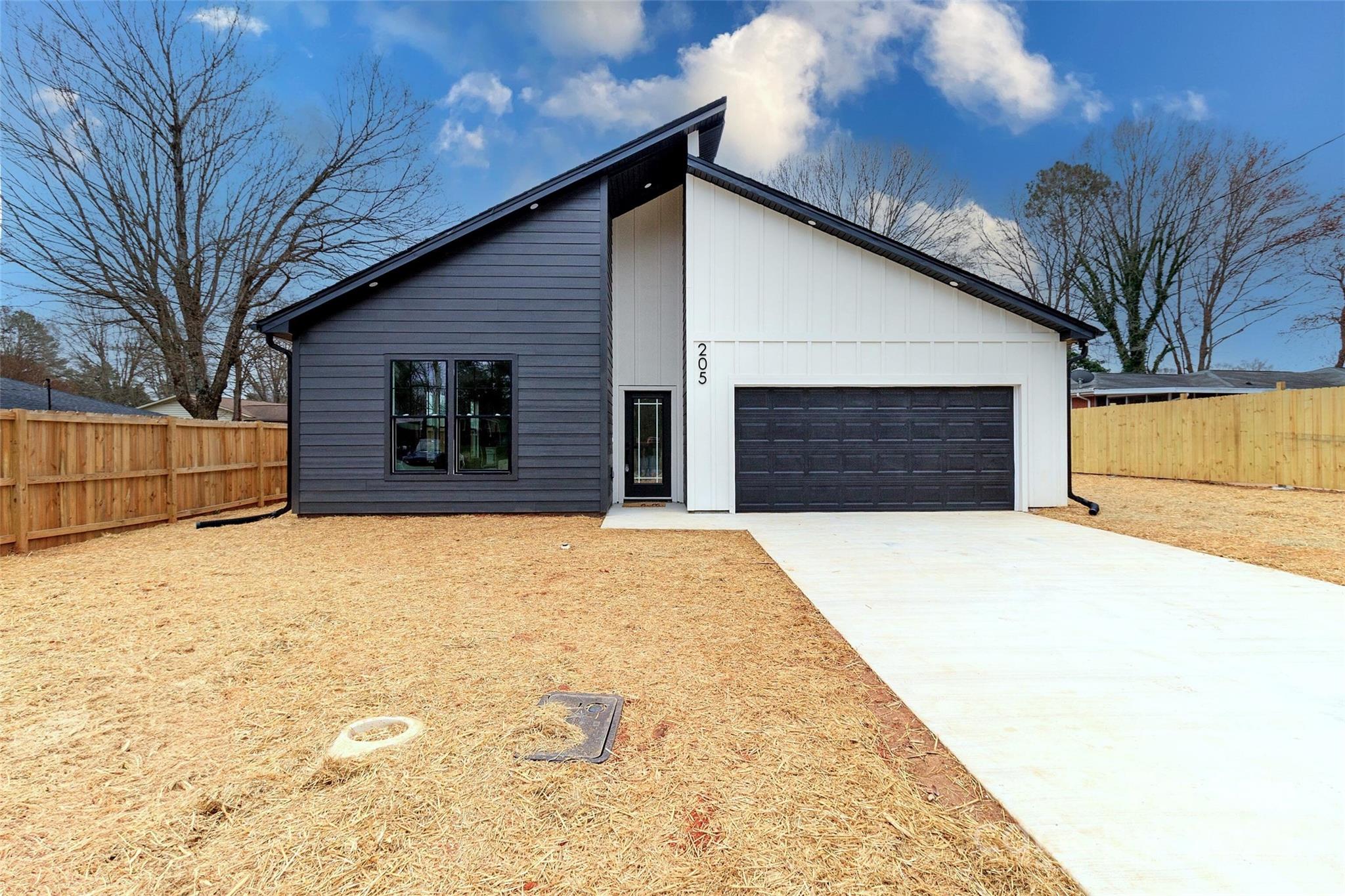 205 Skyline Circle