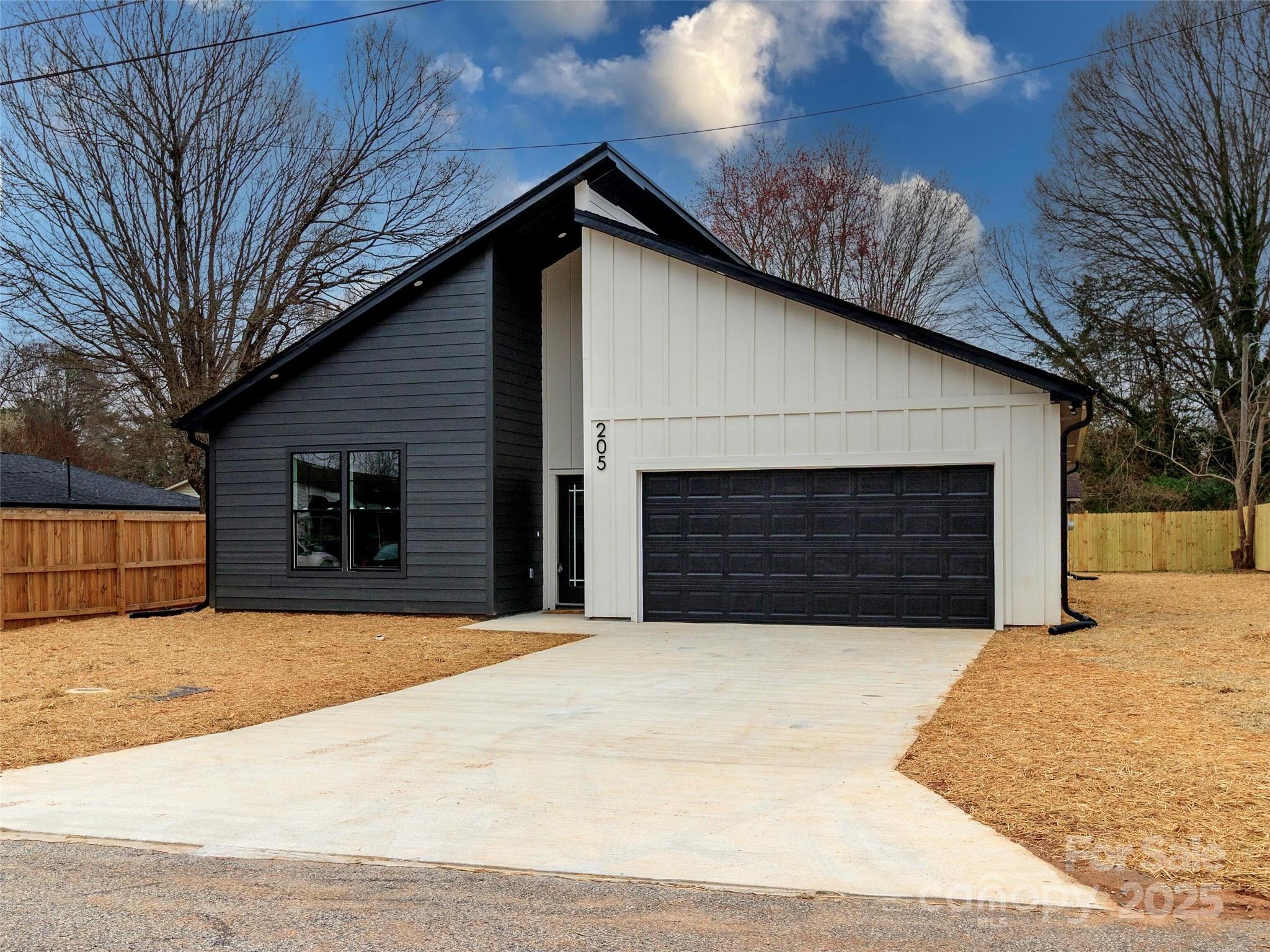 205 Skyline Circle
