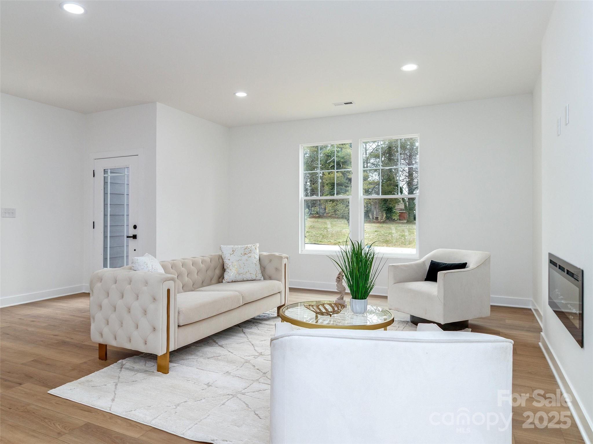 205 Skyline Circle
