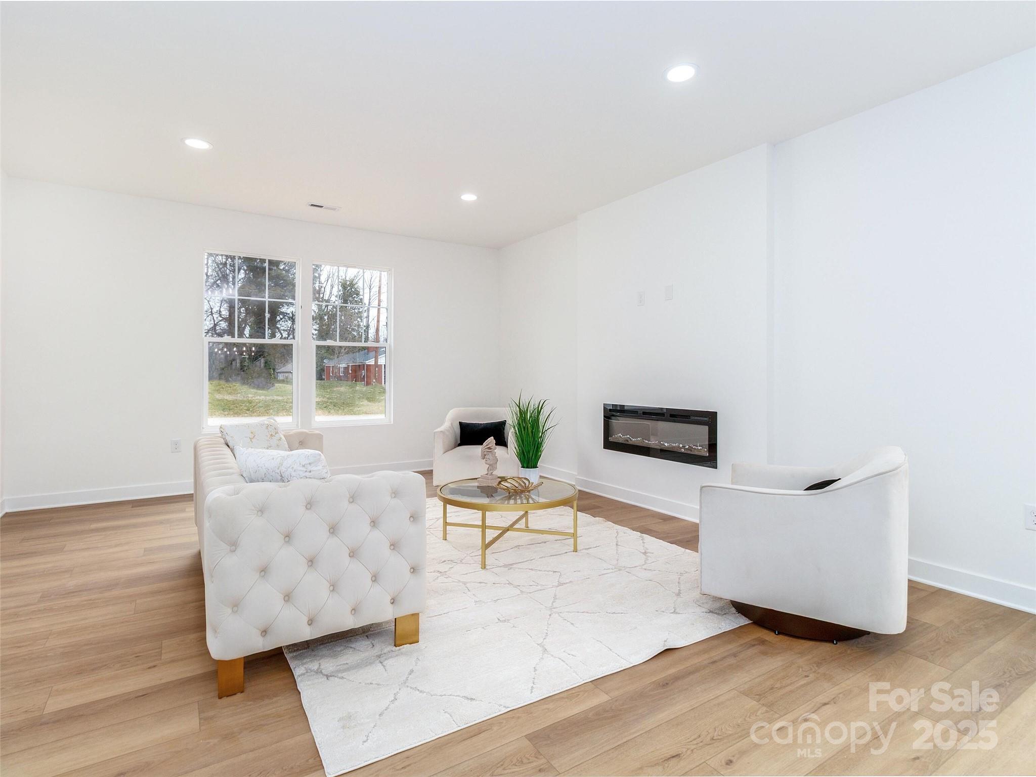 205 Skyline Circle