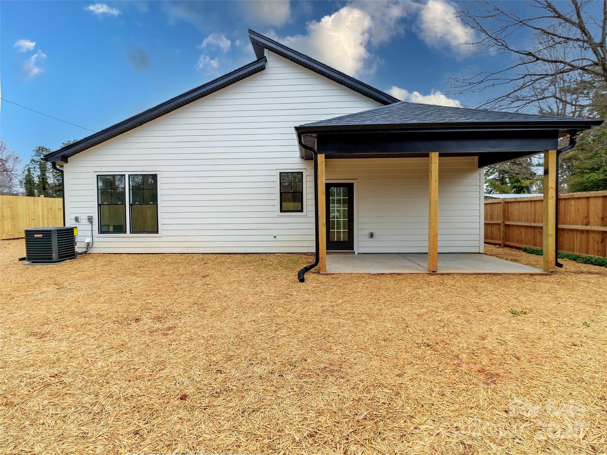 205 Skyline Circle