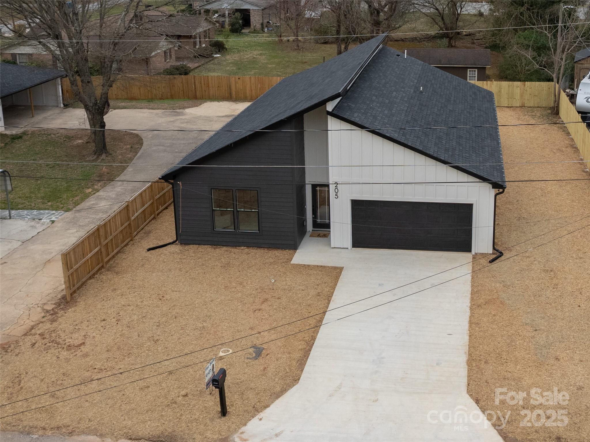 205 Skyline Circle