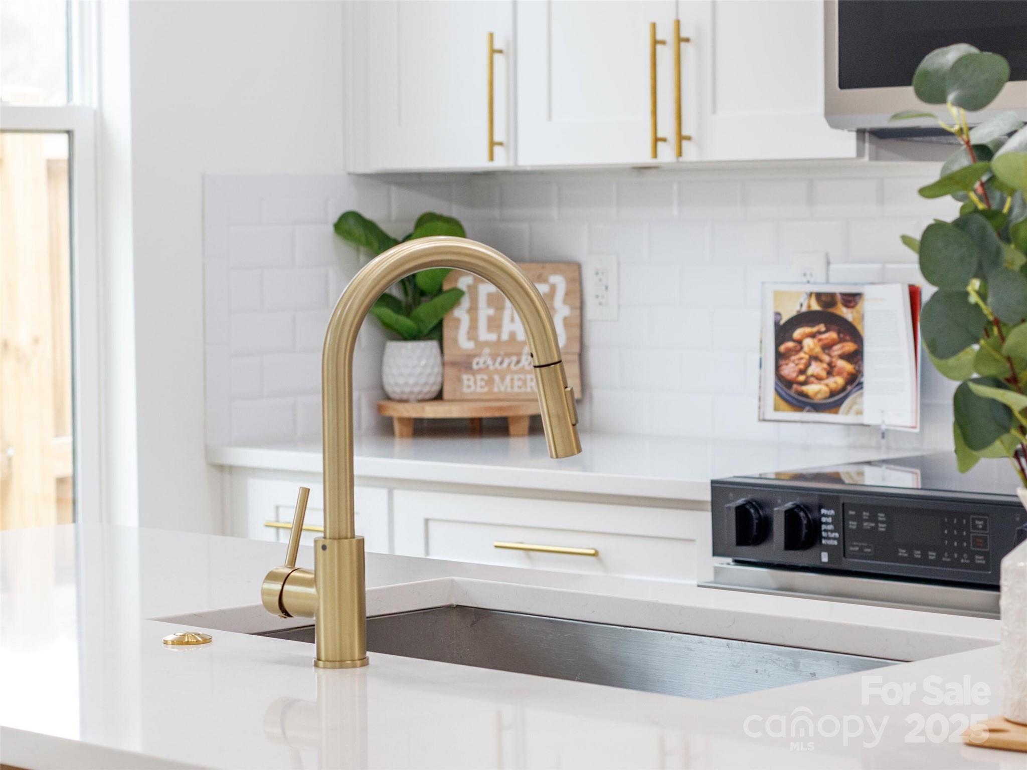 205 Skyline Circle