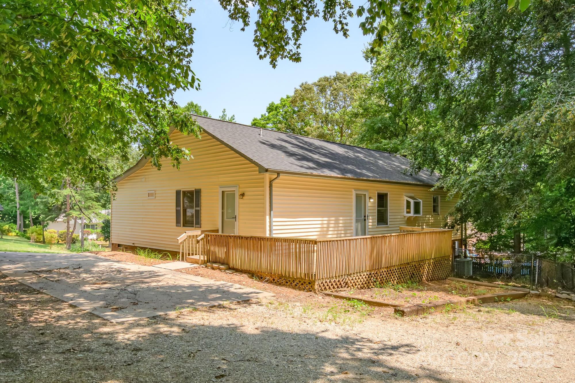 103 Sycamore Road