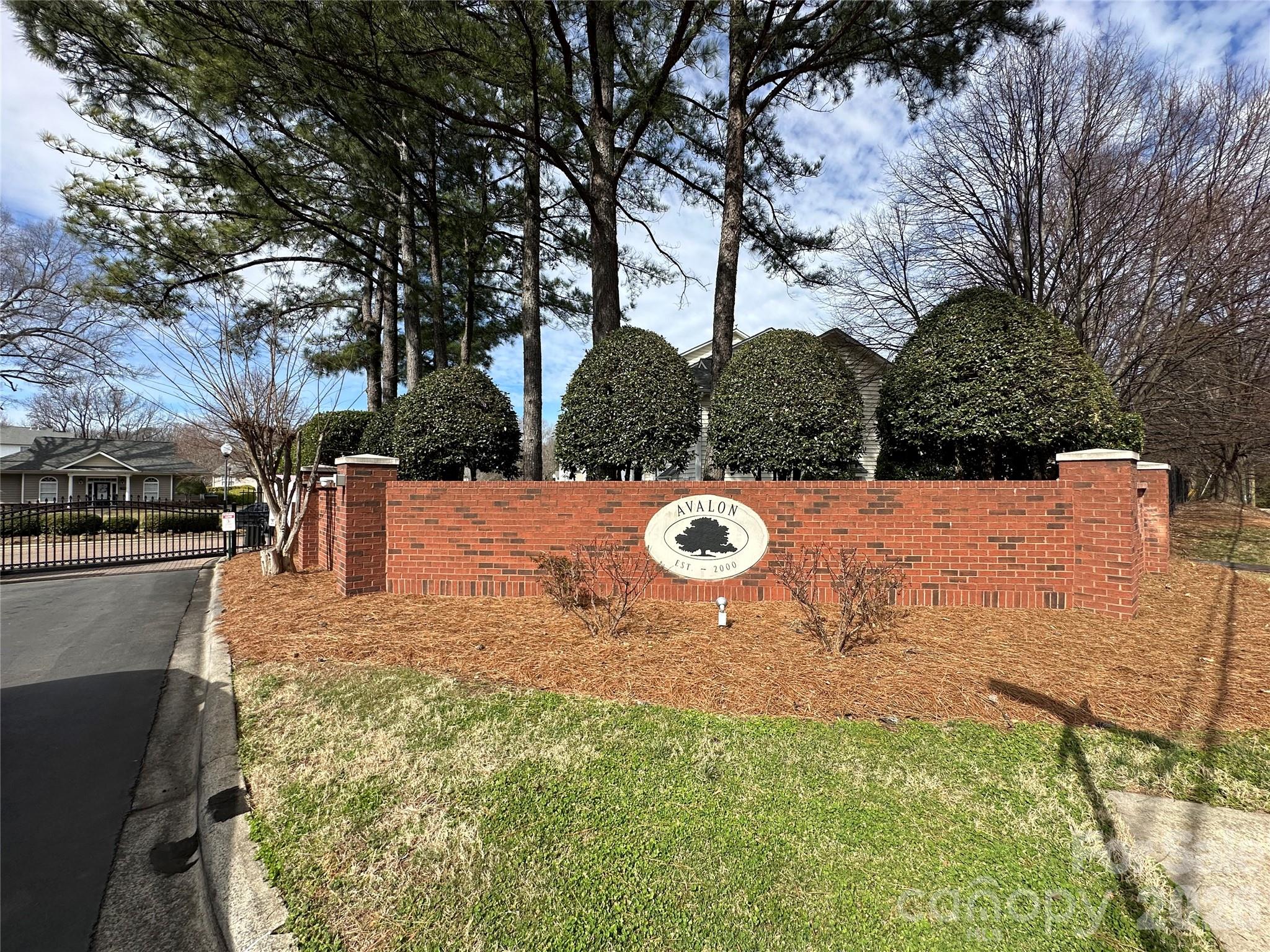 2750 Avalon Loop Road