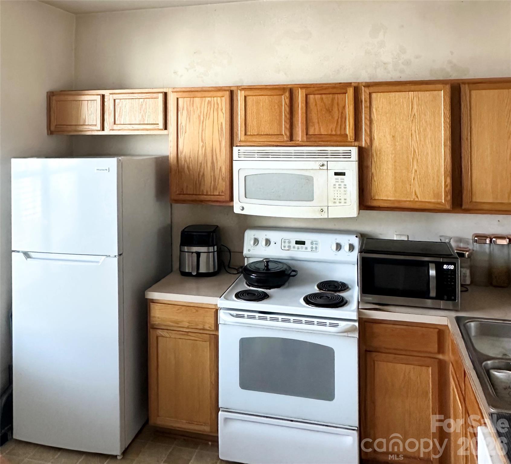 2750 Avalon Loop Road
