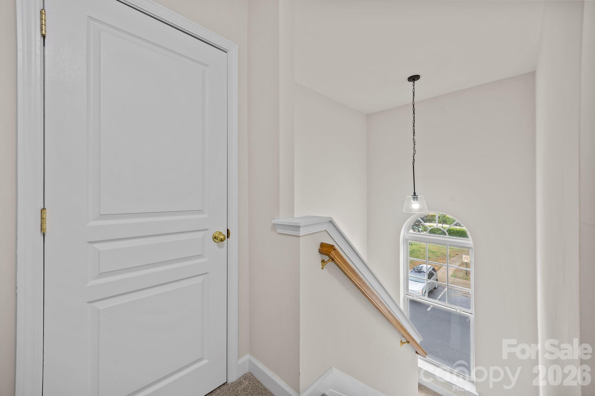 2750 Avalon Loop Road