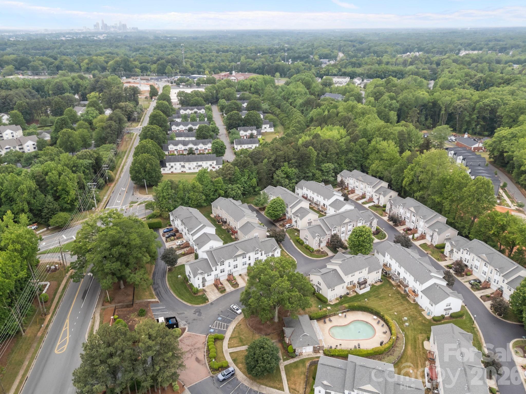 2750 Avalon Loop Road