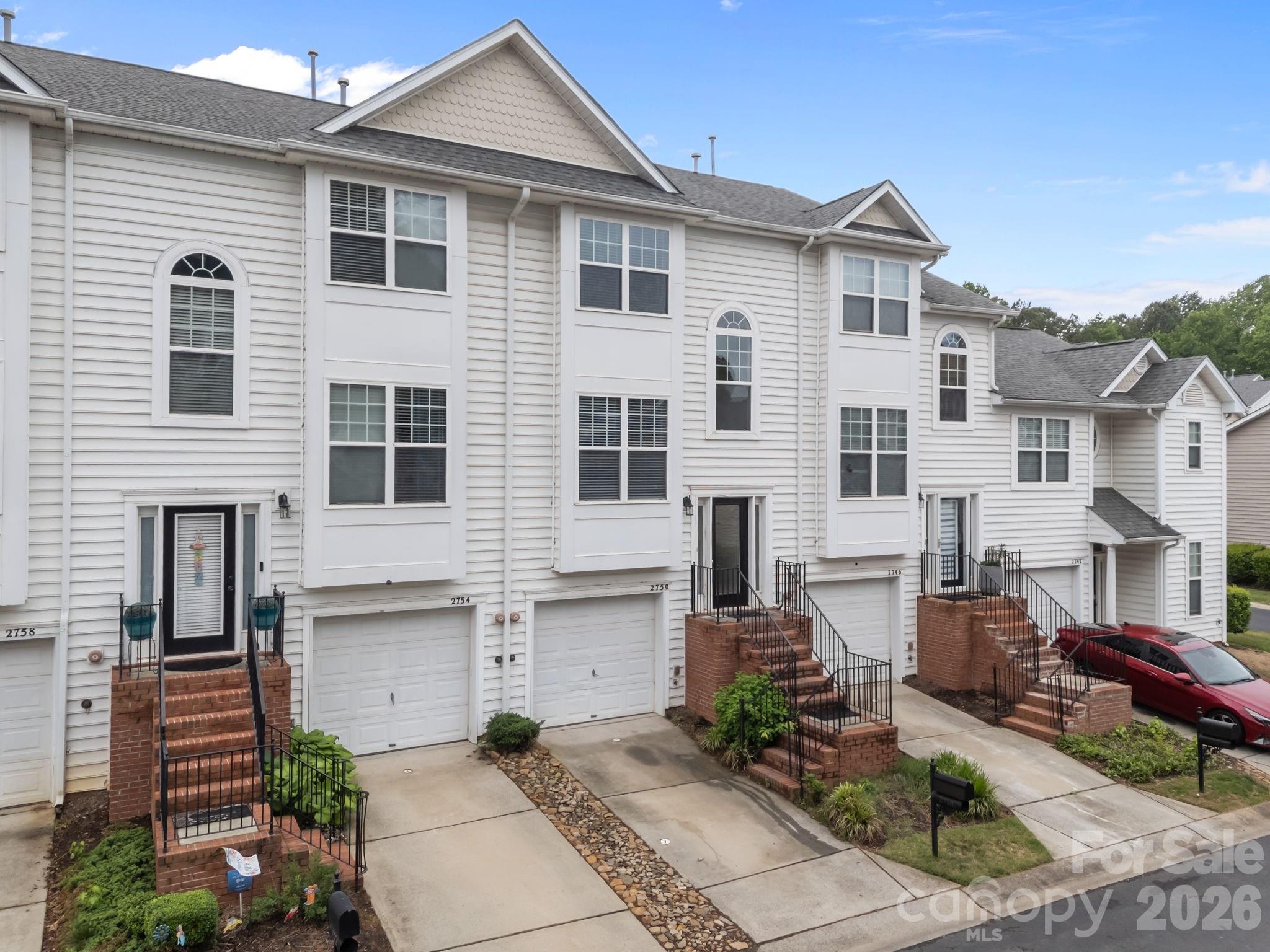 2750 Avalon Loop Road