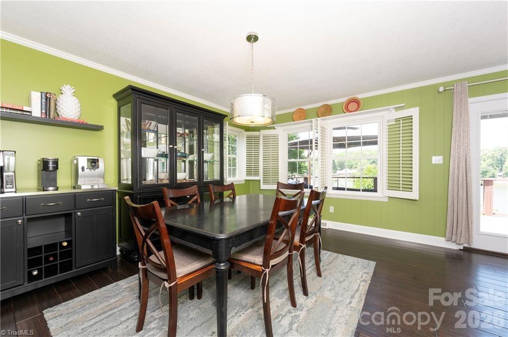 1332 Lake Drive 9