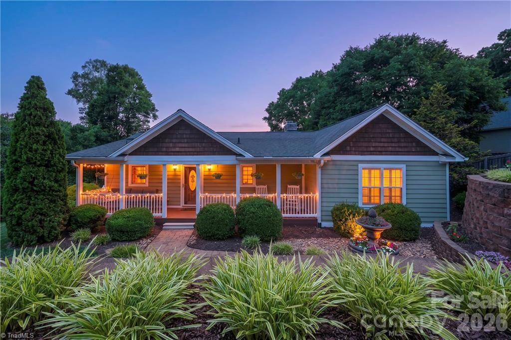 1332 Lake Drive 9