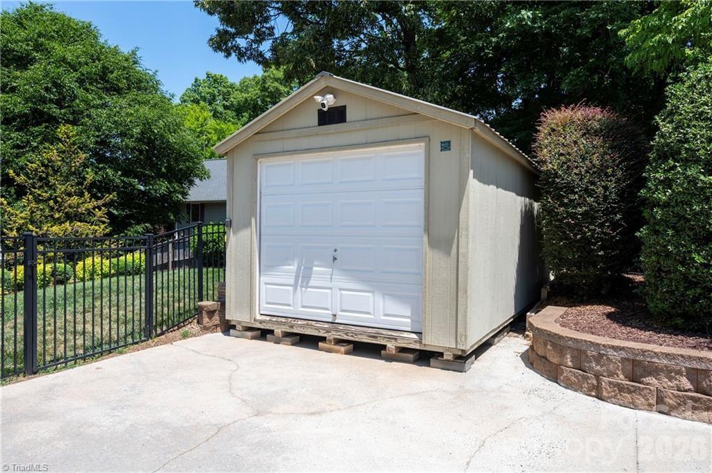 1332 Lake Drive 9