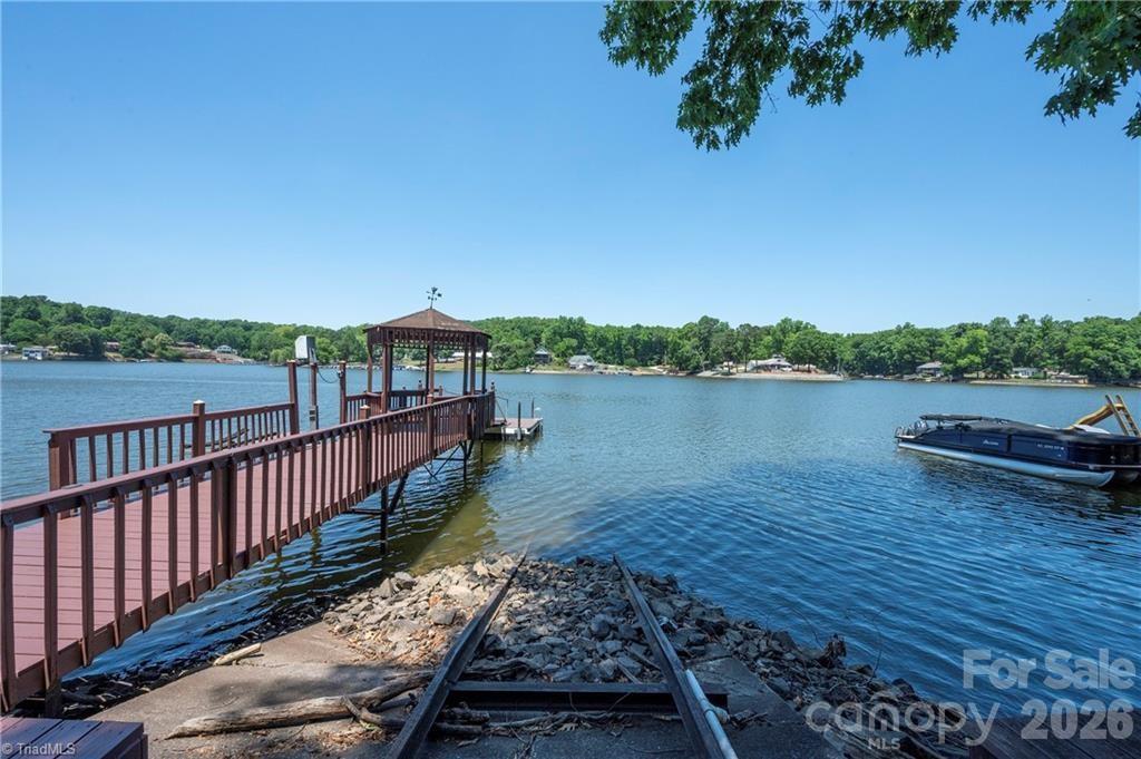 1332 Lake Drive 9
