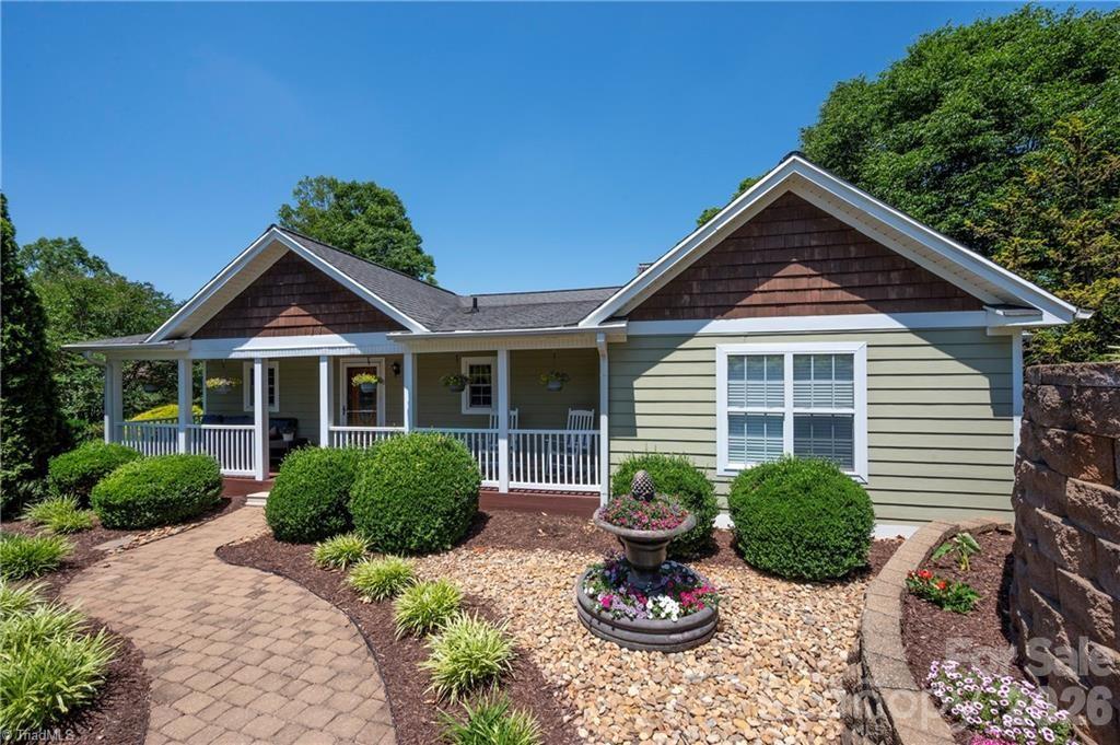1332 Lake Drive 9