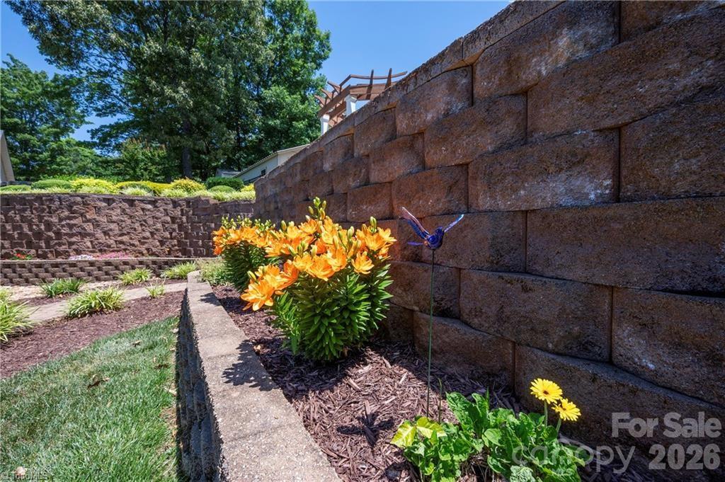 1332 Lake Drive 9