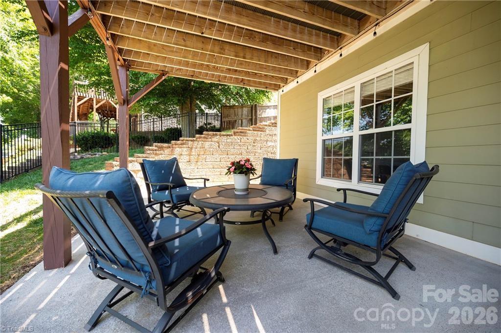1332 Lake Drive 9