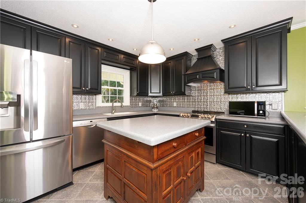 1332 Lake Drive 9