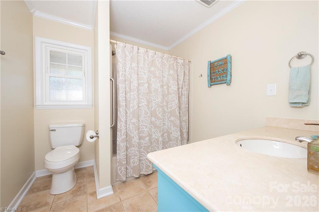 1332 Lake Drive 9