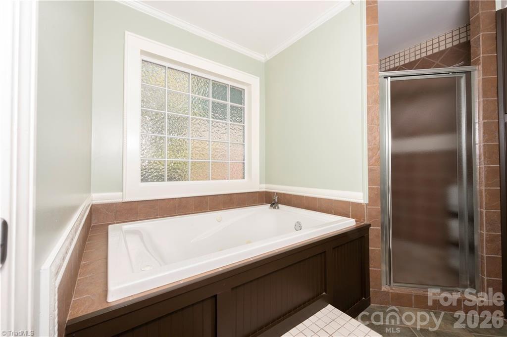 1332 Lake Drive 9