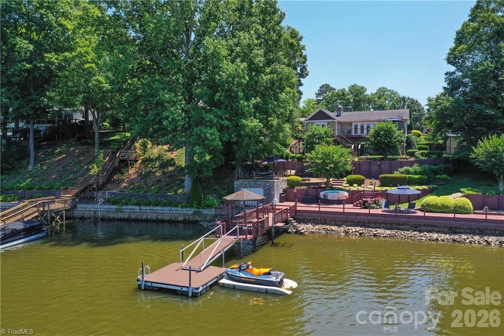 1332 Lake Drive 9