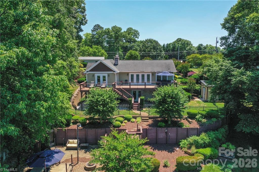 1332 Lake Drive 9