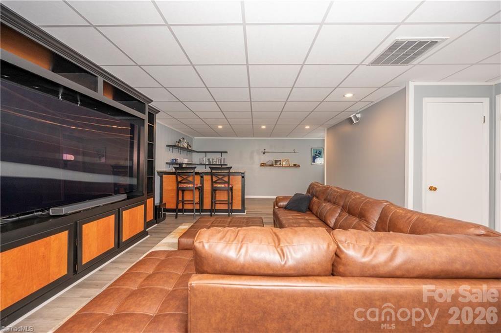 1332 Lake Drive 9