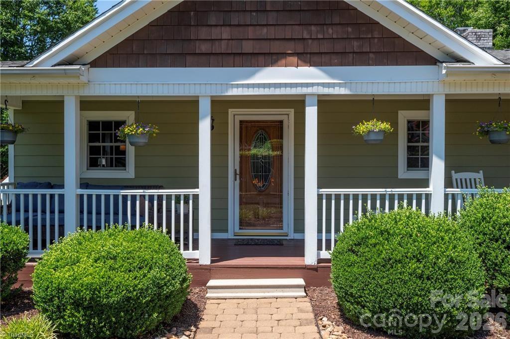 1332 Lake Drive 9