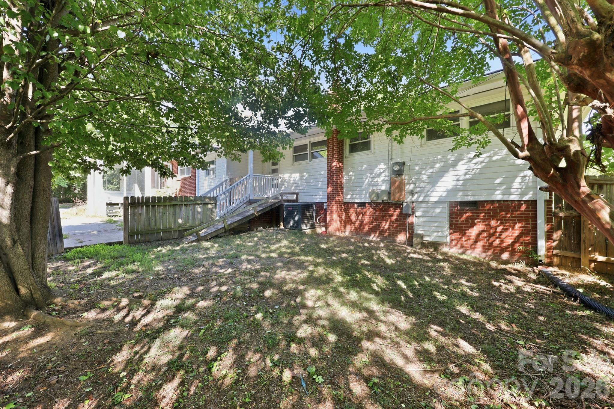 209 Lloyd Street
