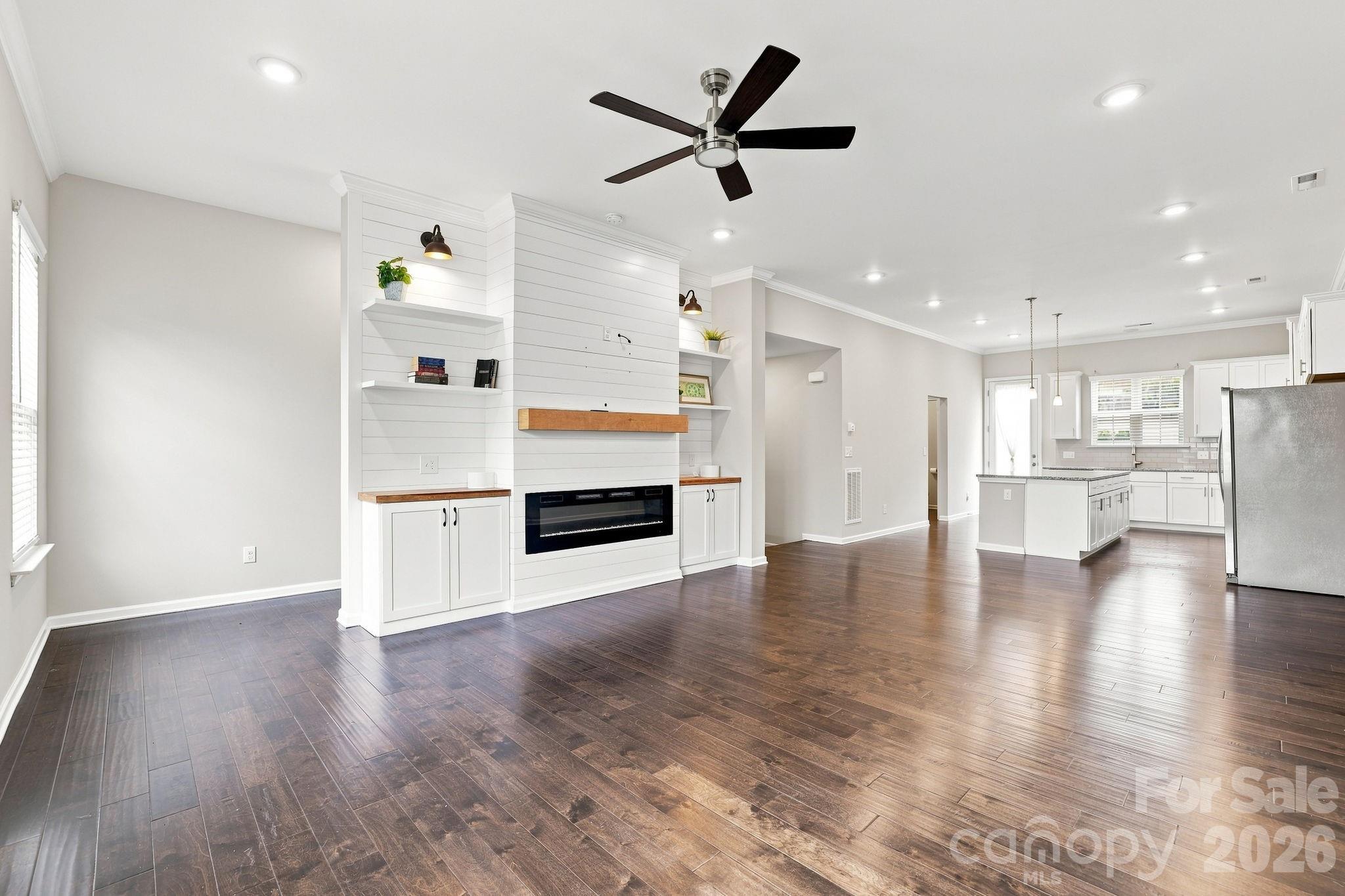 9604 Ainslie Downs Street