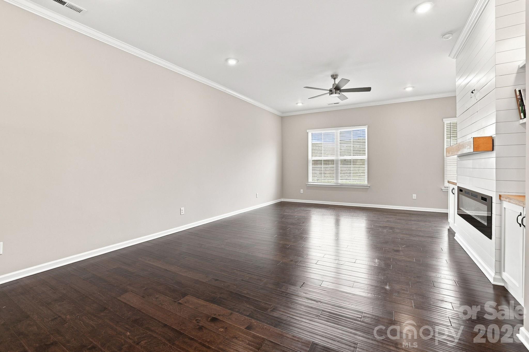 9604 Ainslie Downs Street