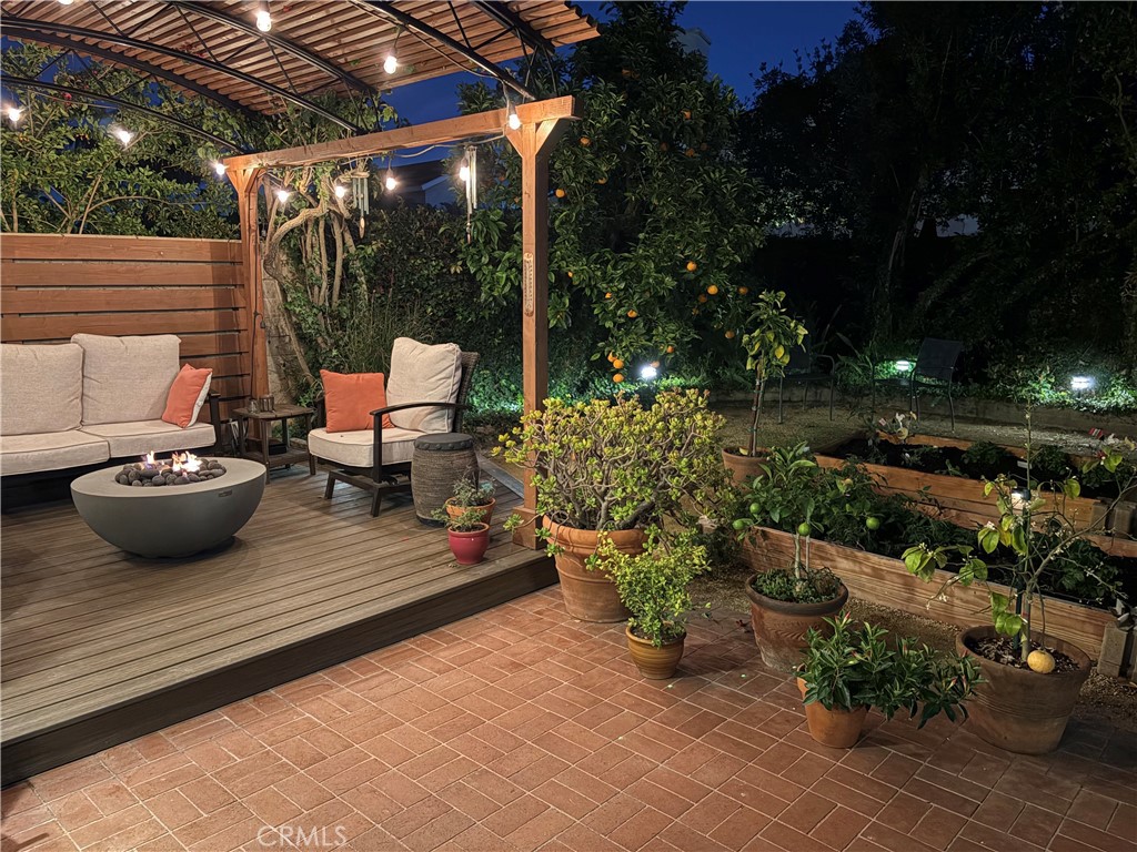 5552 Ridgebury Drive