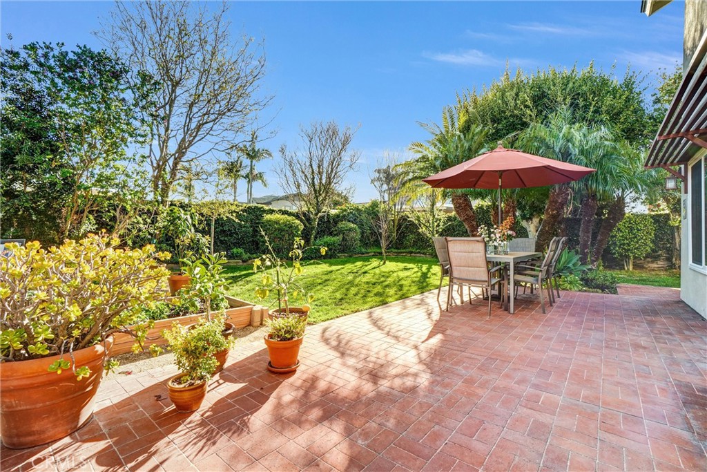 5552 Ridgebury Drive