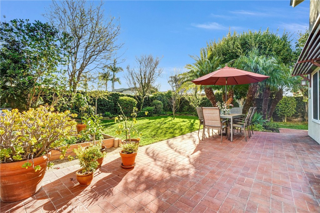 5552 Ridgebury Drive