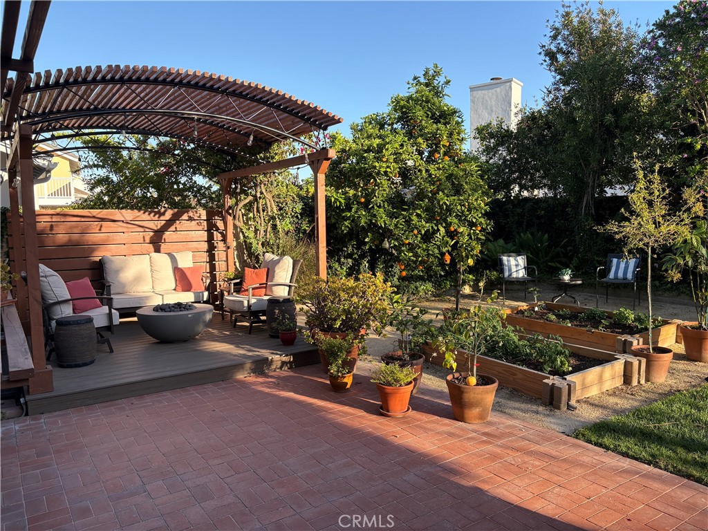 5552 Ridgebury Drive