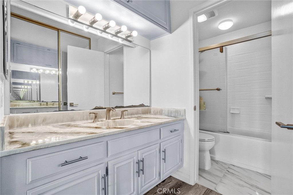 101 Scholz Plaza 224