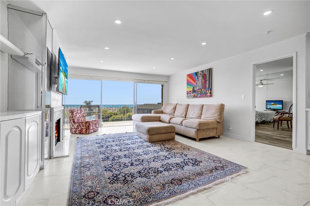 101 Scholz Plaza 224