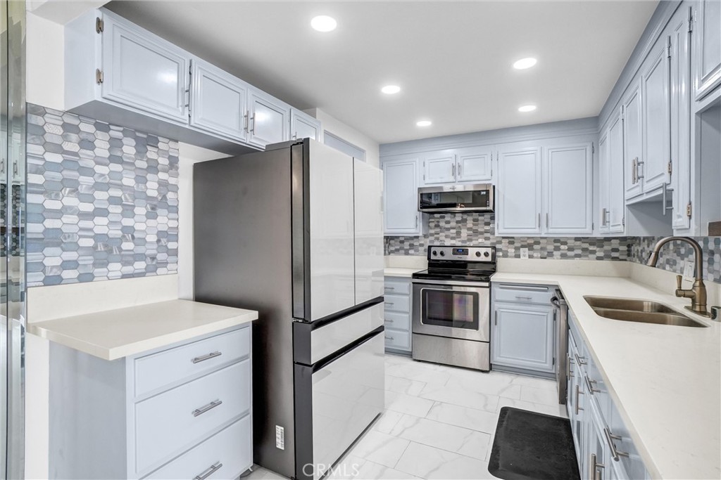 101 Scholz Plaza 224