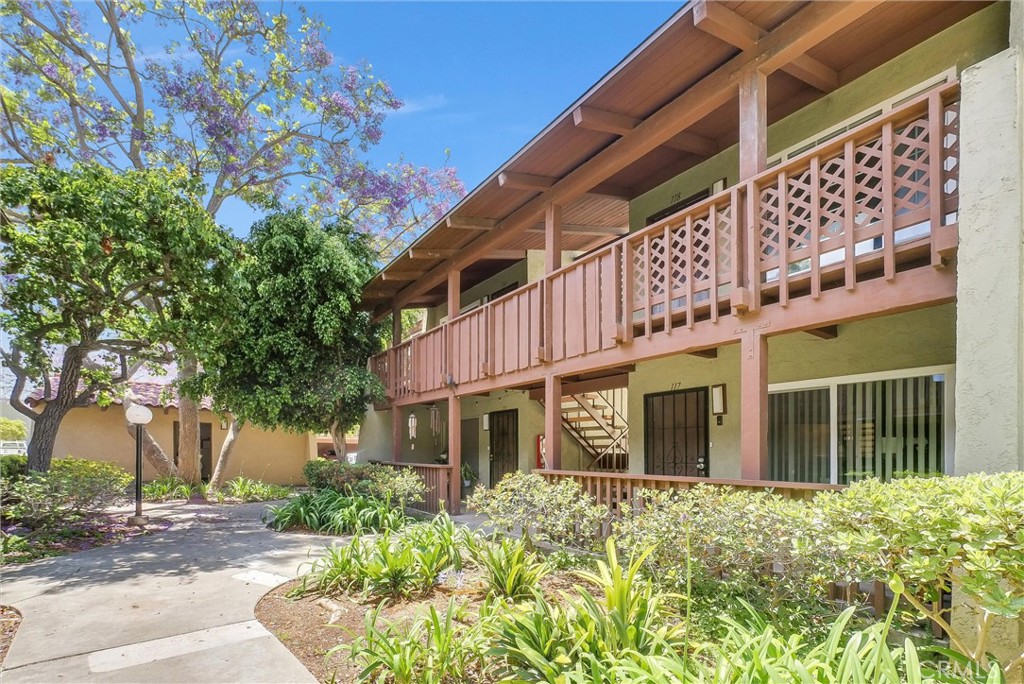 1010 W Macarthur Boulevard 118